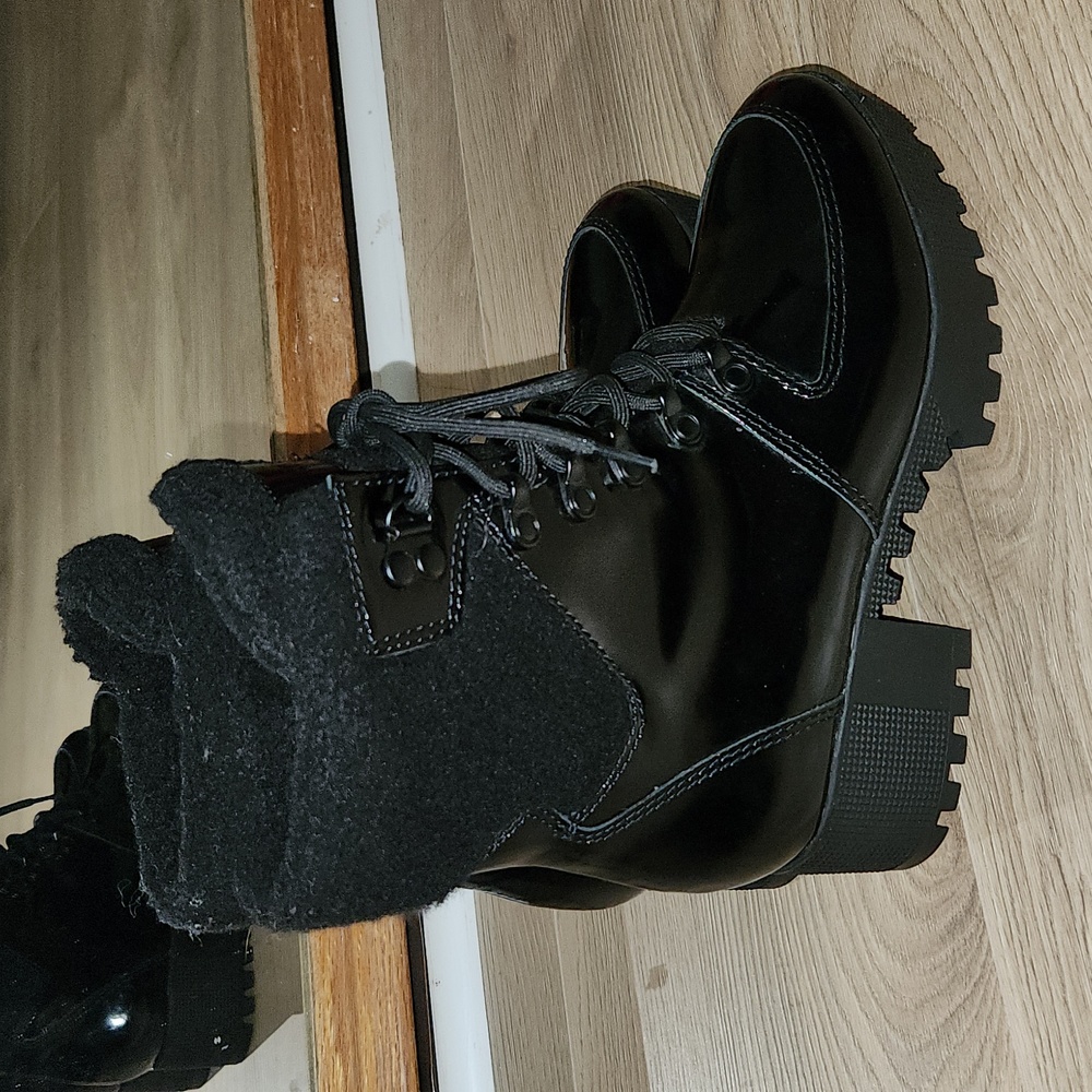 NEW Kendall and Kylie combat boots
